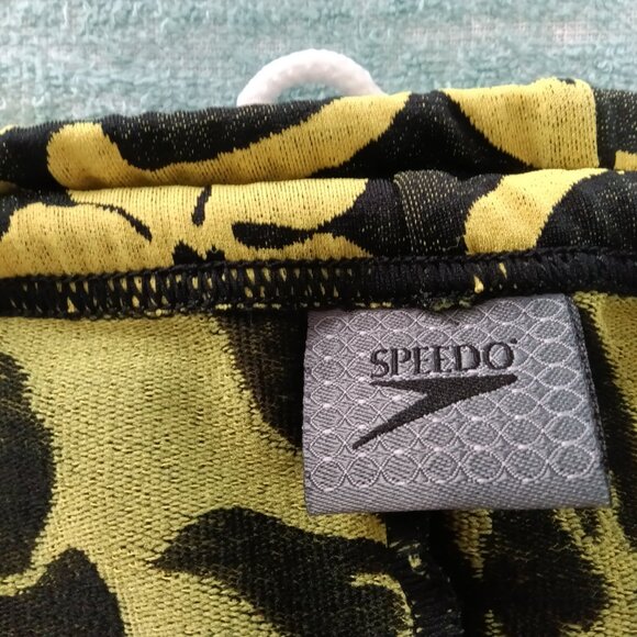 (*) VINTAGE 1" SIDES SPEEDO SWIM BRIEF, SIZE 30", HIBISCUS PATTERN - (Pre-owned) - Picture 5 of 8